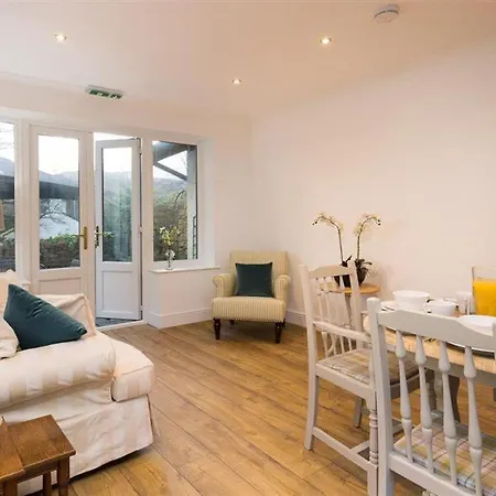 Дом отдыха Lanterns At Грасмир